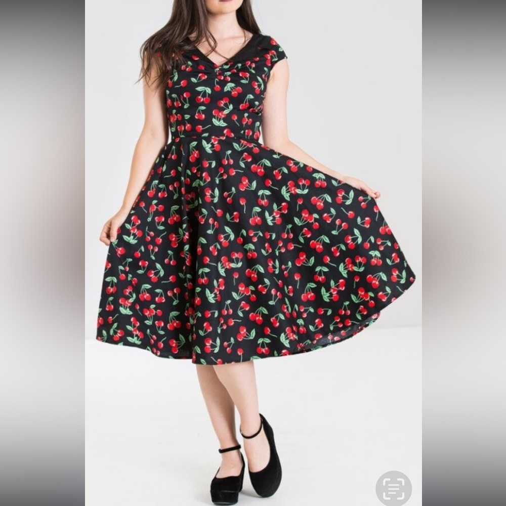 Hell Bunny Vixen Cherry Pop 
Pinup Rockabilly 50's Dress
M